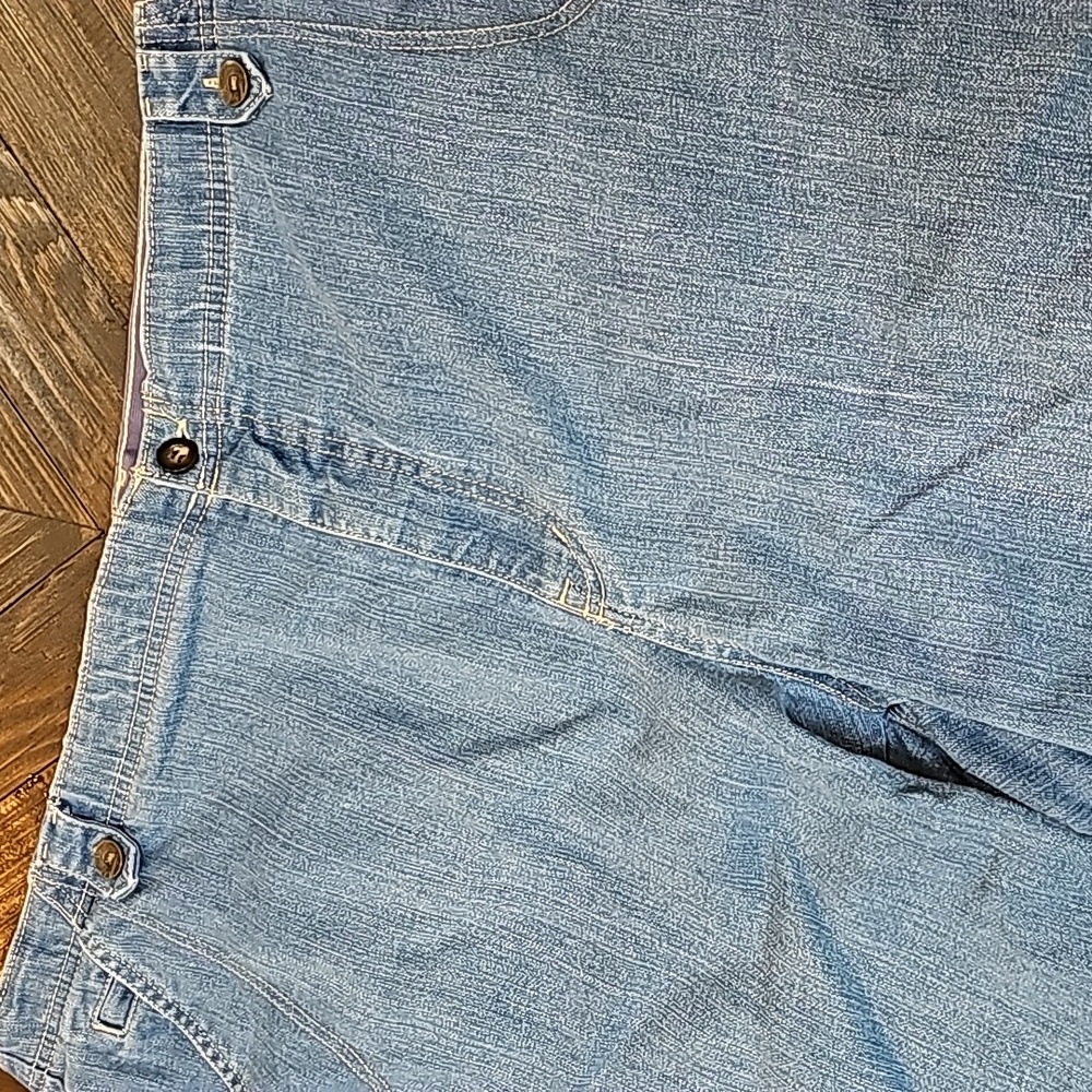 Gloria Vanderbilt Stretch Waist Jean Shorts. Size 24w. Barely worn - Picture 4 of 7